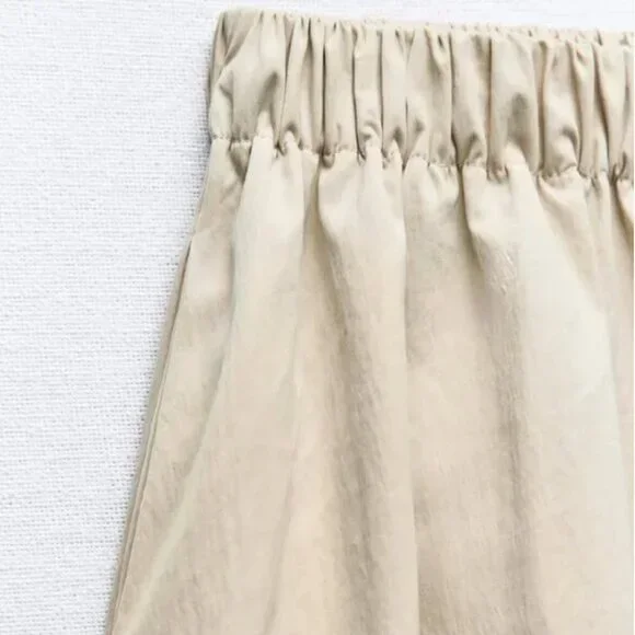 Zara Black Top with Cream Midi Skirt - Picture 4 of 6